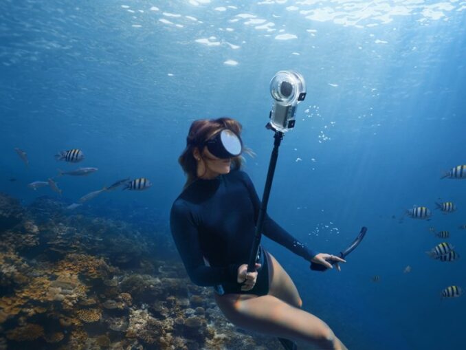 360-degree camera maker Insta360 goes public in China